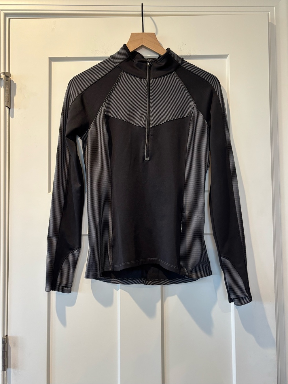 Athleta Half Zip Black Stripes Pullover Athletic Top Jacket Long Sleeve S